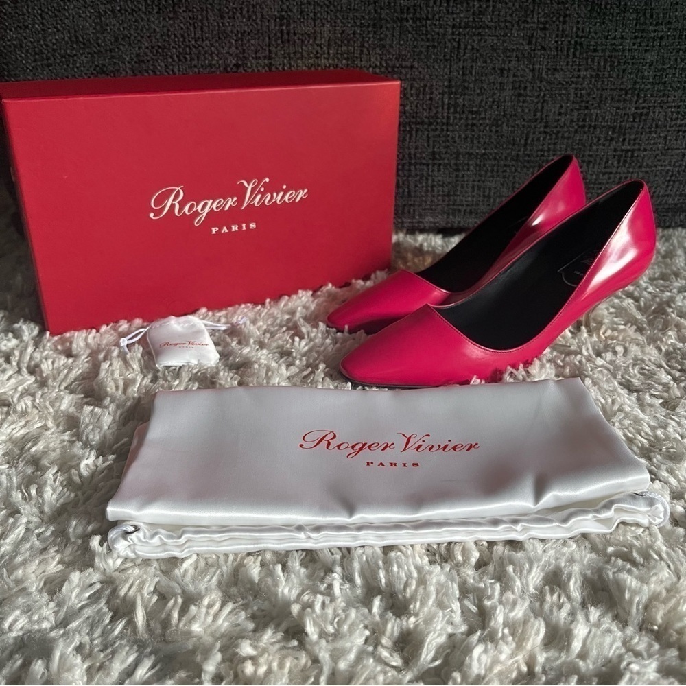 BNIB Roger Vivier Virgule Pink Leather Pumps with Silver Heel 70mm